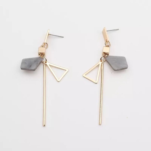 🔄🆕 CLARA Geometric Earrings - Picture 8 of 8